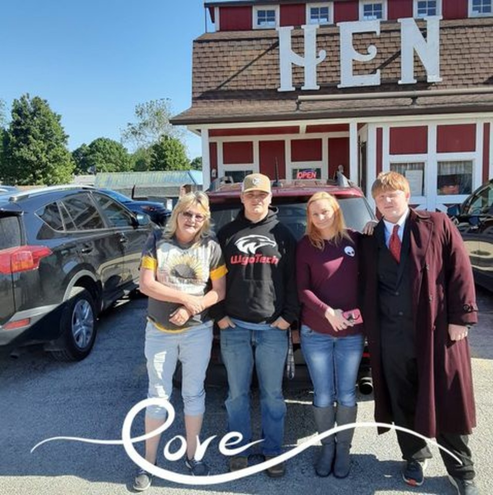 Meet your Posher, Connie